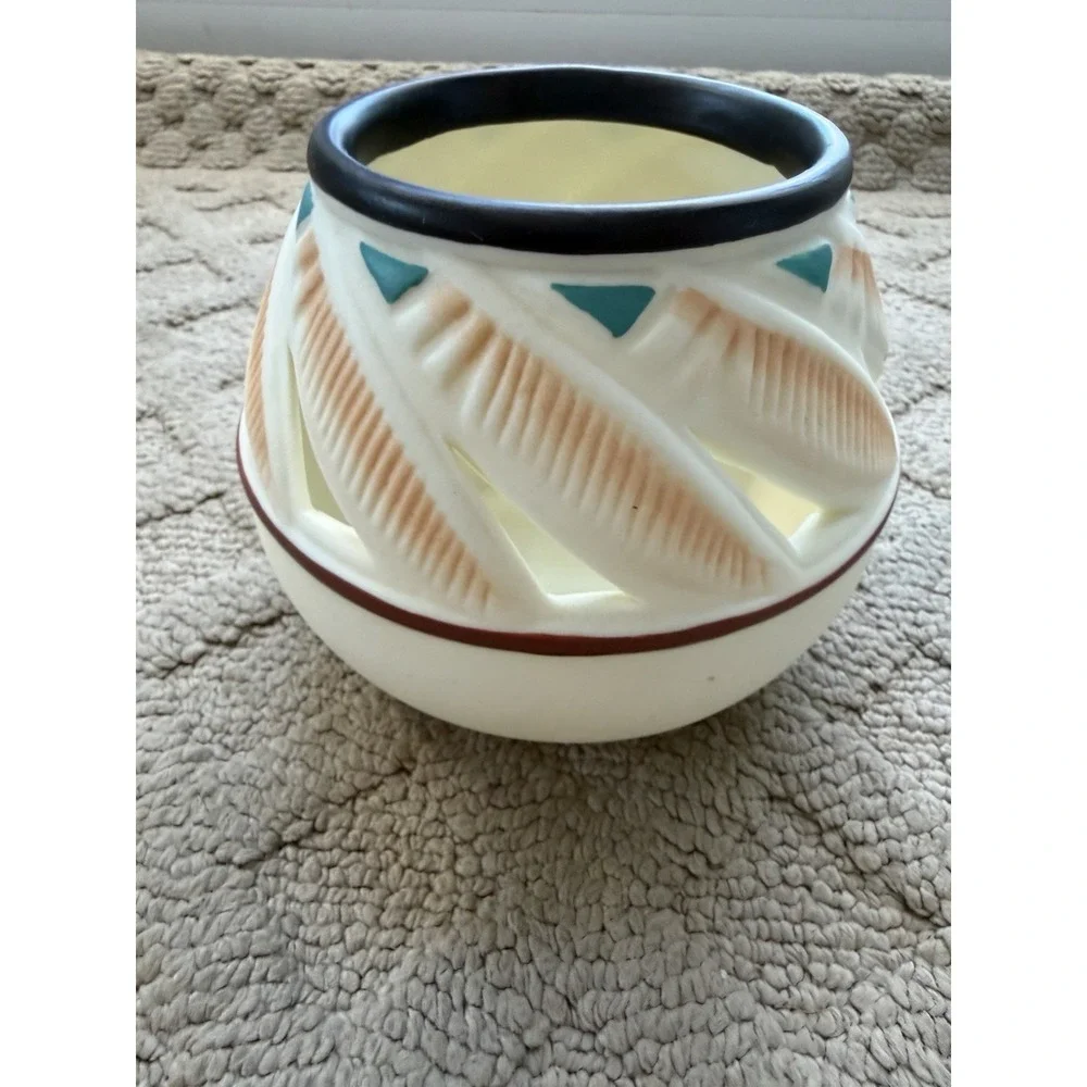 PartyLite feather pot